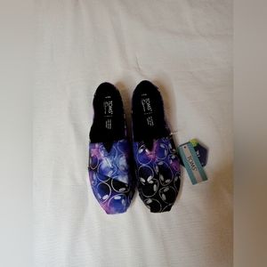 Tom Shoes- Alien Galaxy Print sz womens  8.5